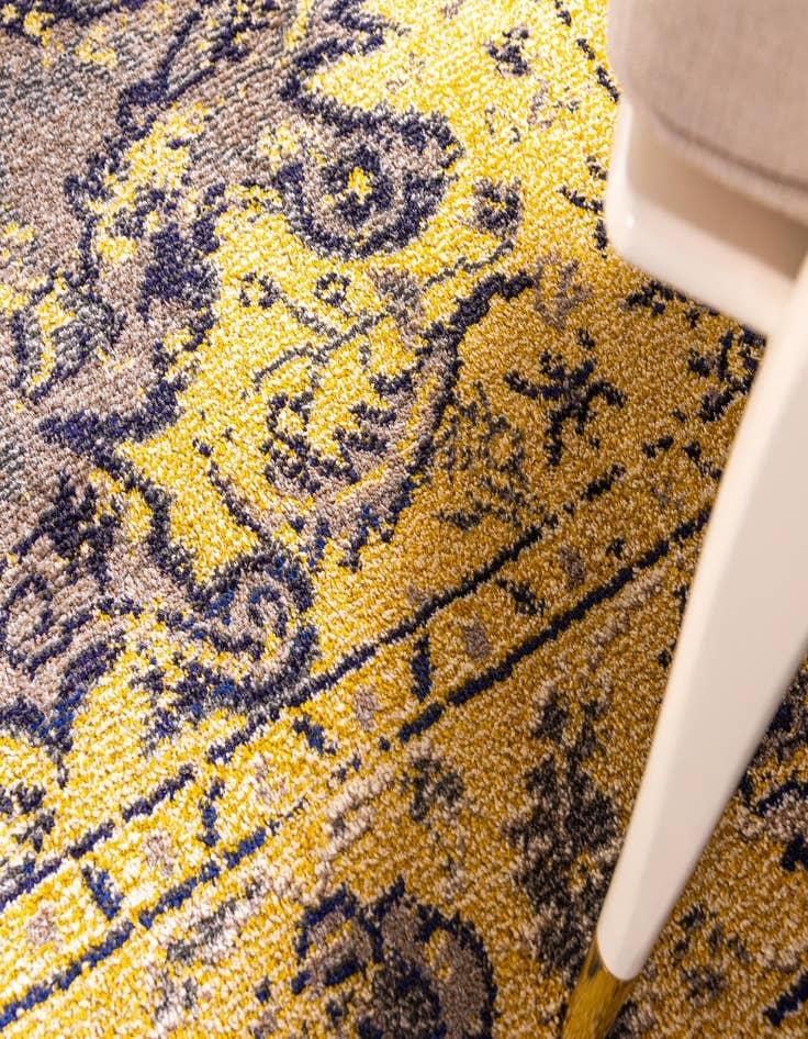 Detail image of 2' 7 x 10'  Washable Palazzo Runner Rug