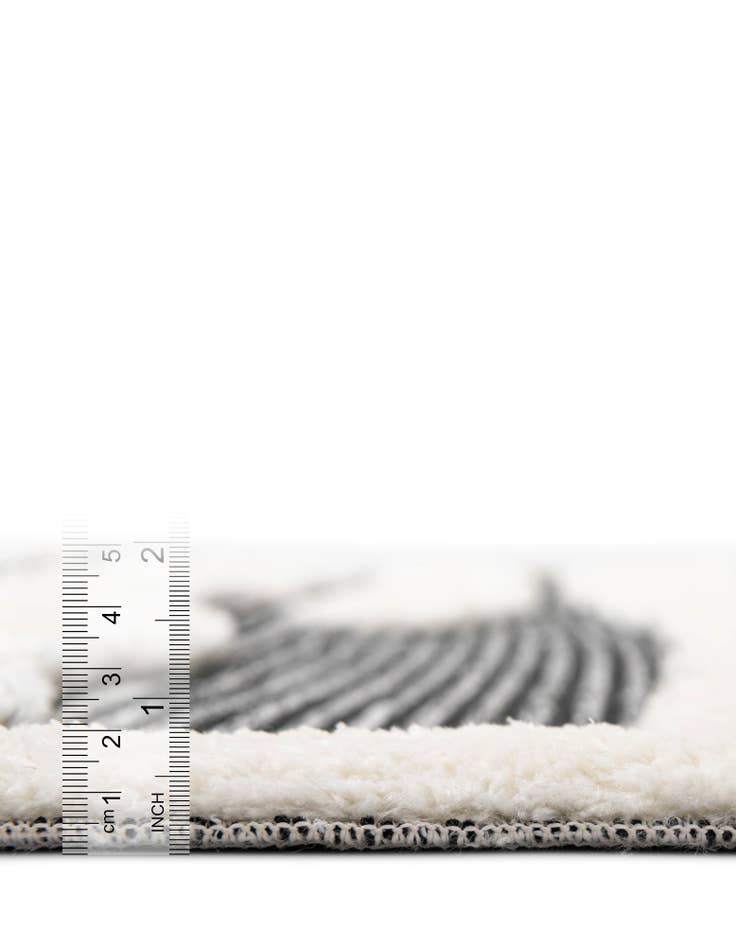 Detail image of 2' 7 x 12' Prismatic Runner Rug