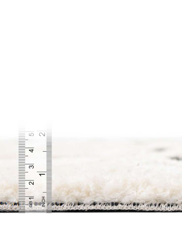 2' 7 x 8' Prismatic Runner Rug