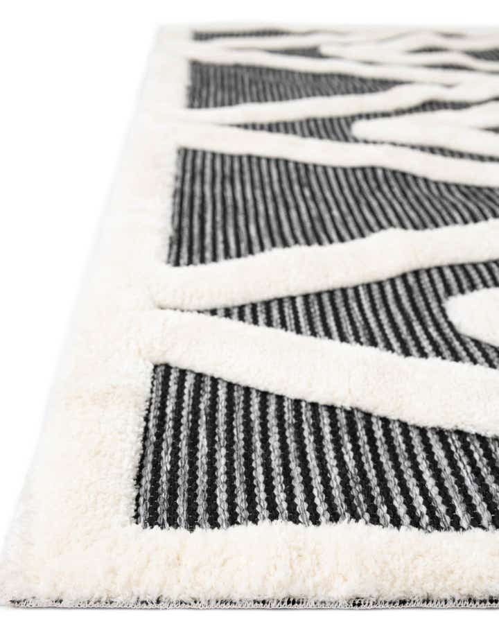 2' 7 x 8' Prismatic Runner Rug
