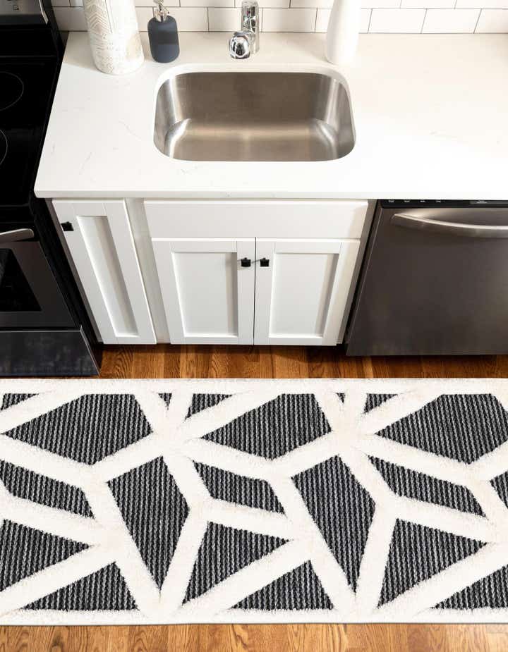 2' 7 x 12' Prismatic Runner Rug