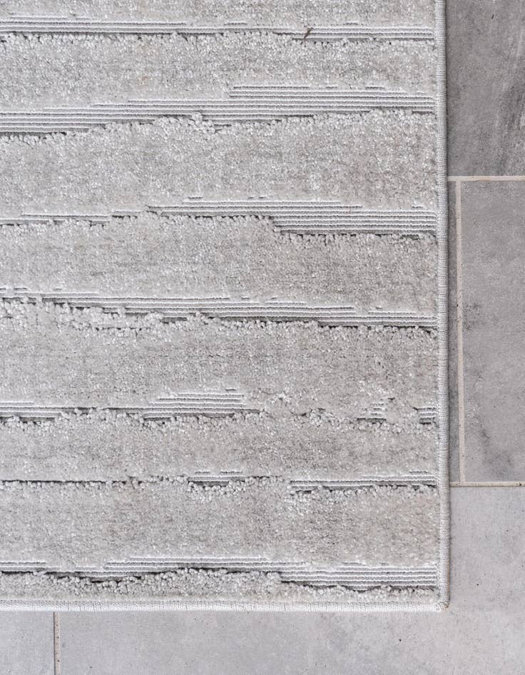 Detail image of 2' x 8' Easy-Clean Sabrina Soto Ola Indoor / Outdoor Runner Rug