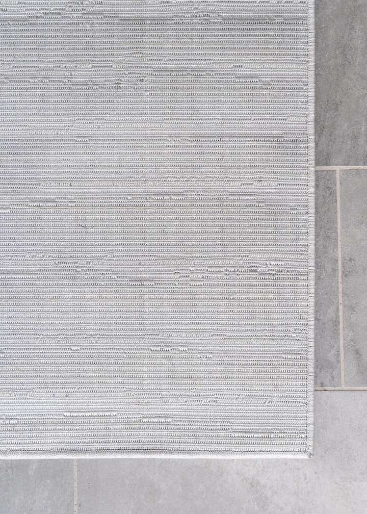 2' x 8' Easy-Clean Sabrina Soto Ola Indoor / Outdoor Runner Rug