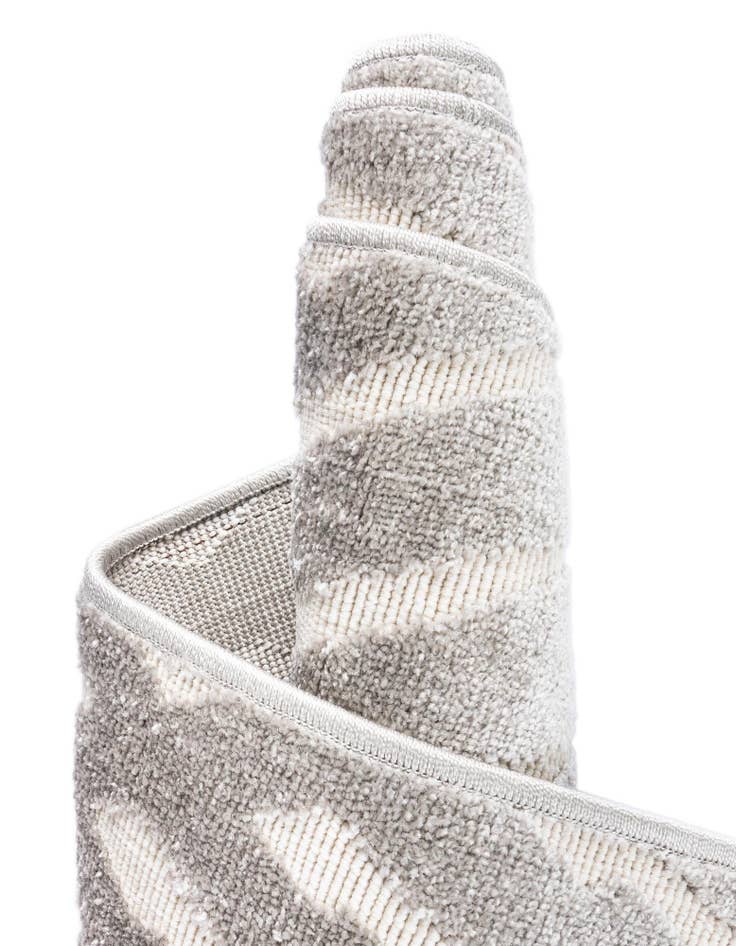 Detail image of 2' x 6' Easy-Clean Sabrina Soto Ella Indoor / Outdoor Runner Rug