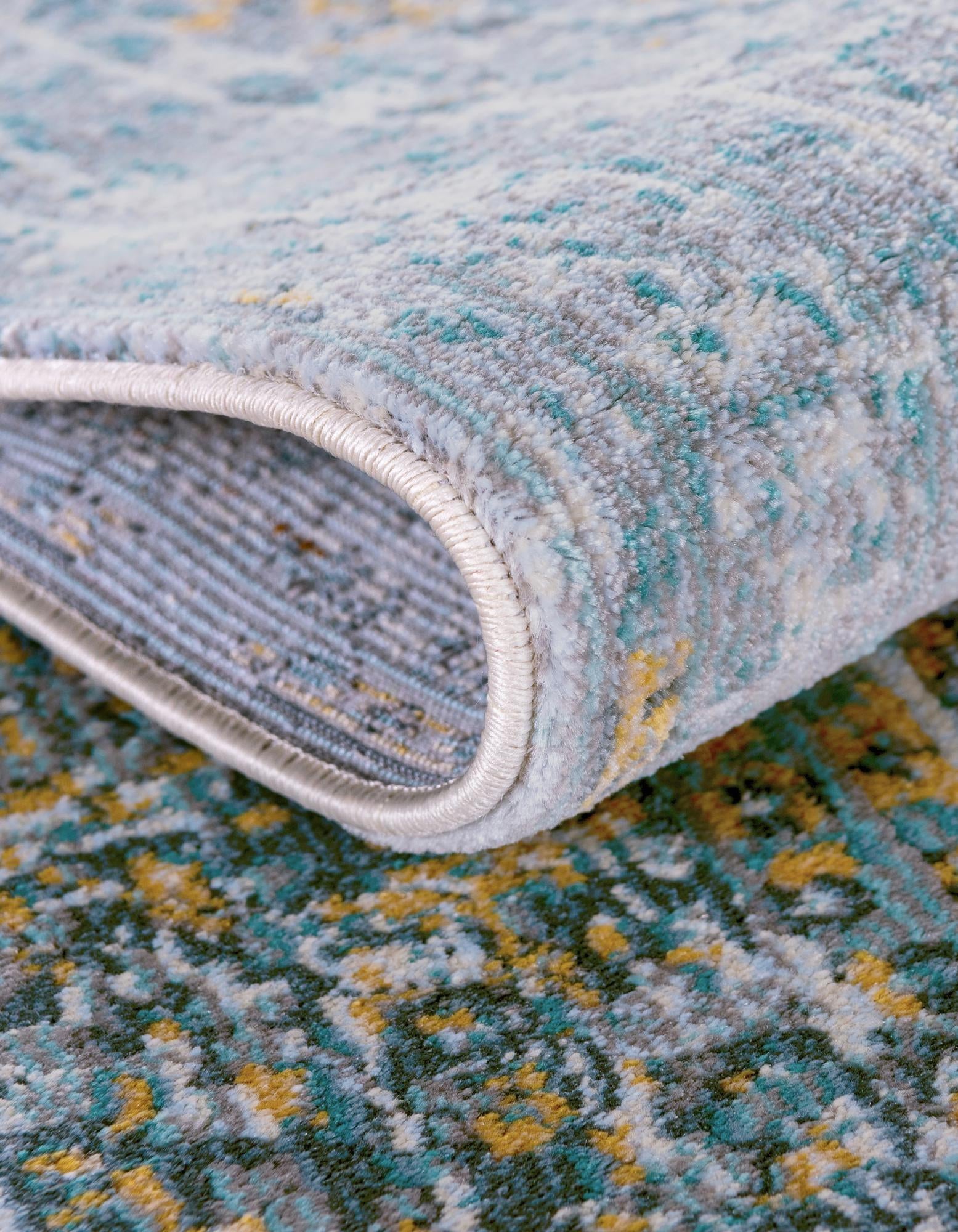 2' 7 x 10' Santiago Runner Rug