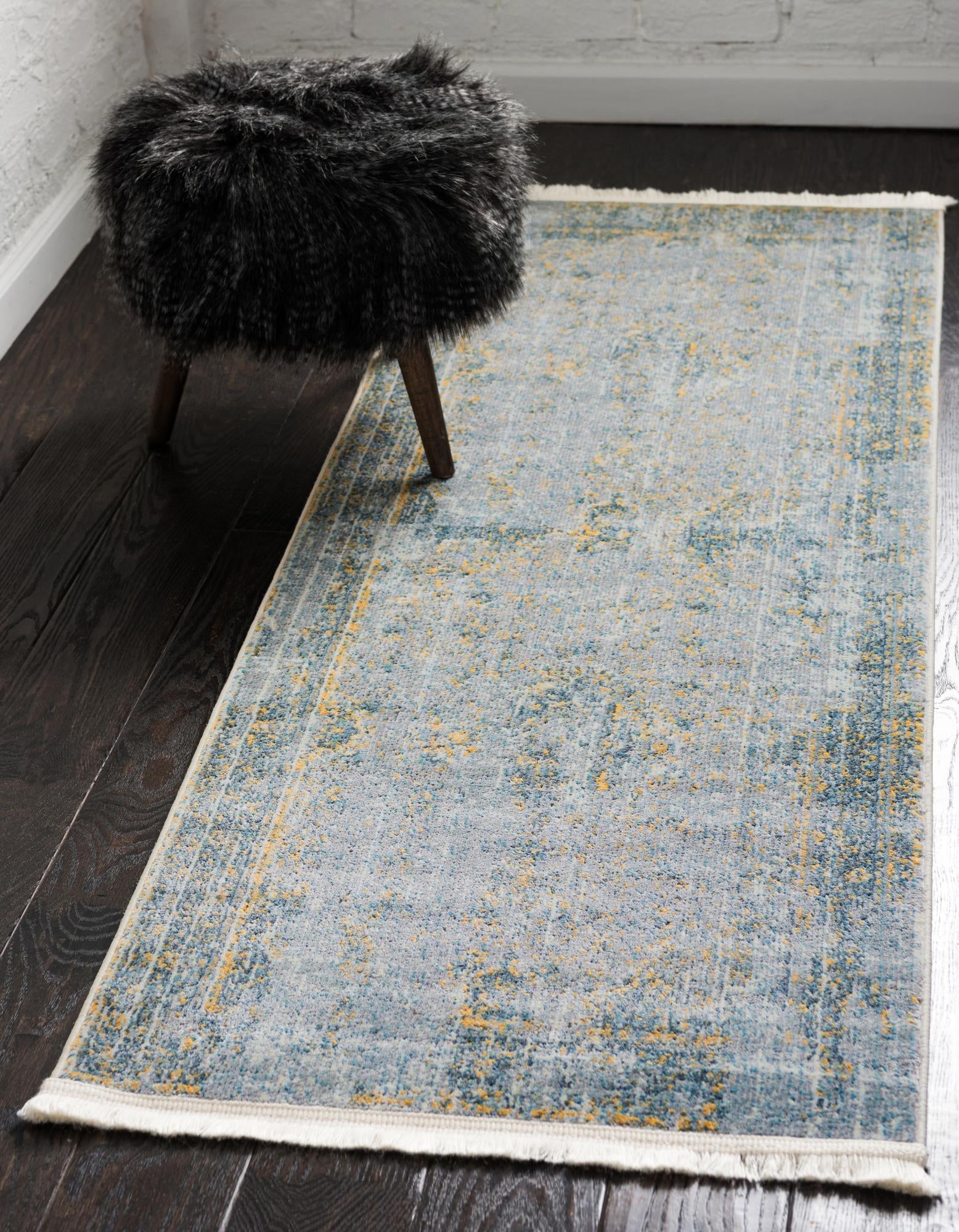 2' 7 x 10' Santiago Runner Rug