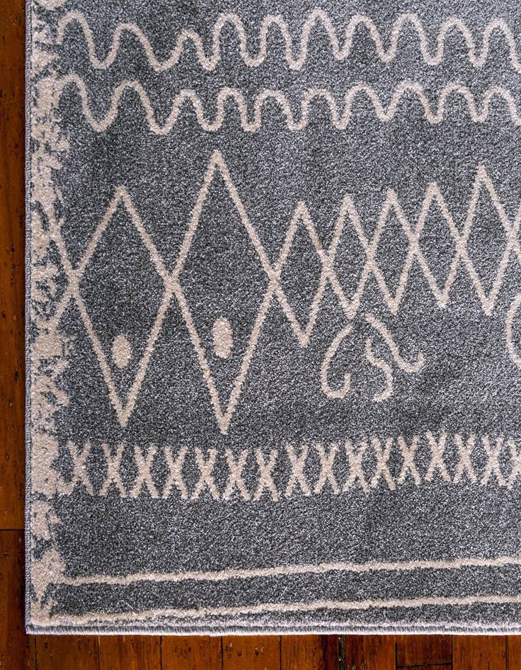Detail image of 2' 7 x 10' Tangier Runner Rug