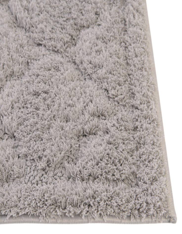 Detail image of 2' x 6' 7 Trellis Shag Runner Rug