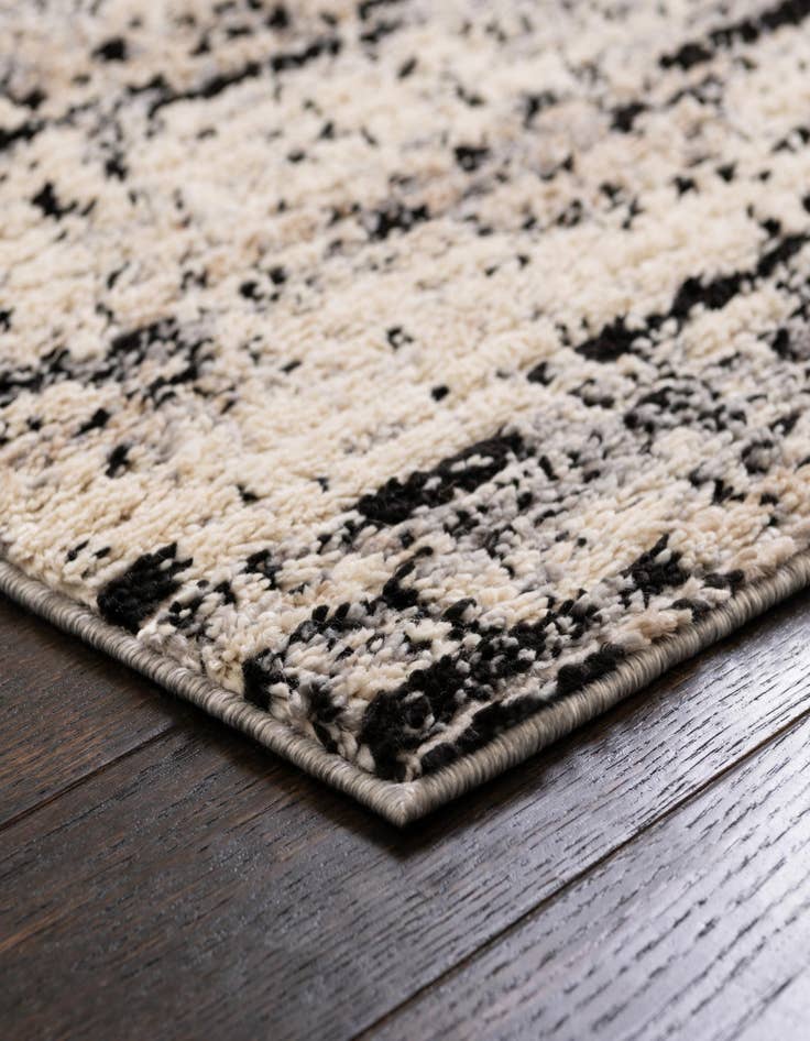Detail image of 2' x 6' Tucson Runner Rug