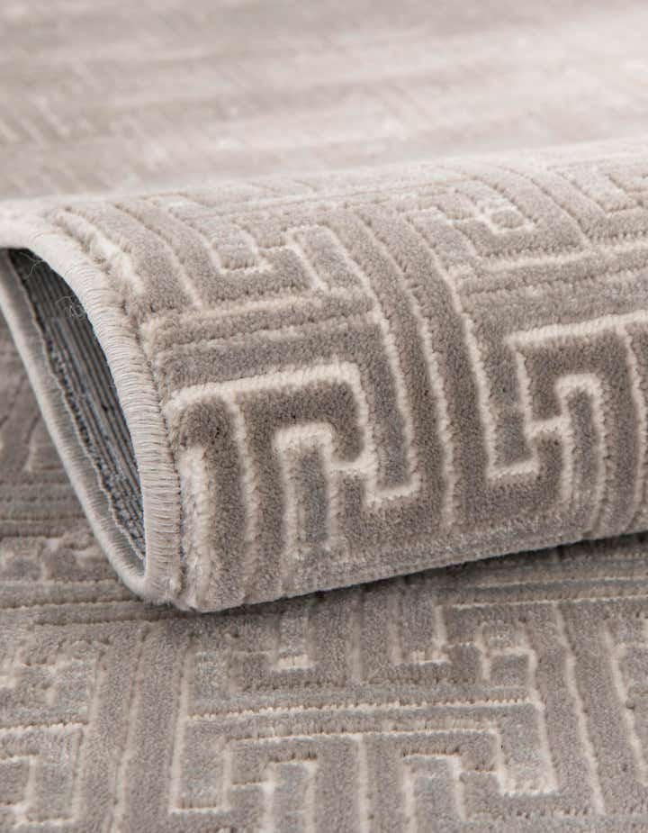2' 2 x 6' Uptown Park Avenue Runner Rug