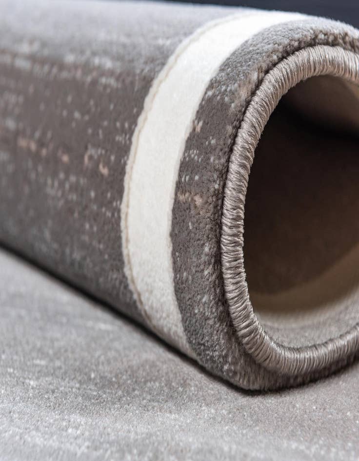 Detail image of 2' 2 x 6' Uptown Lenox Hill Runner Rug