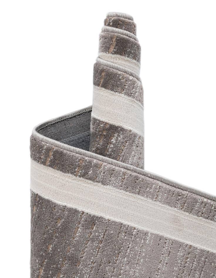 Detail image of 2' 2 x 6' Uptown Lenox Hill Runner Rug