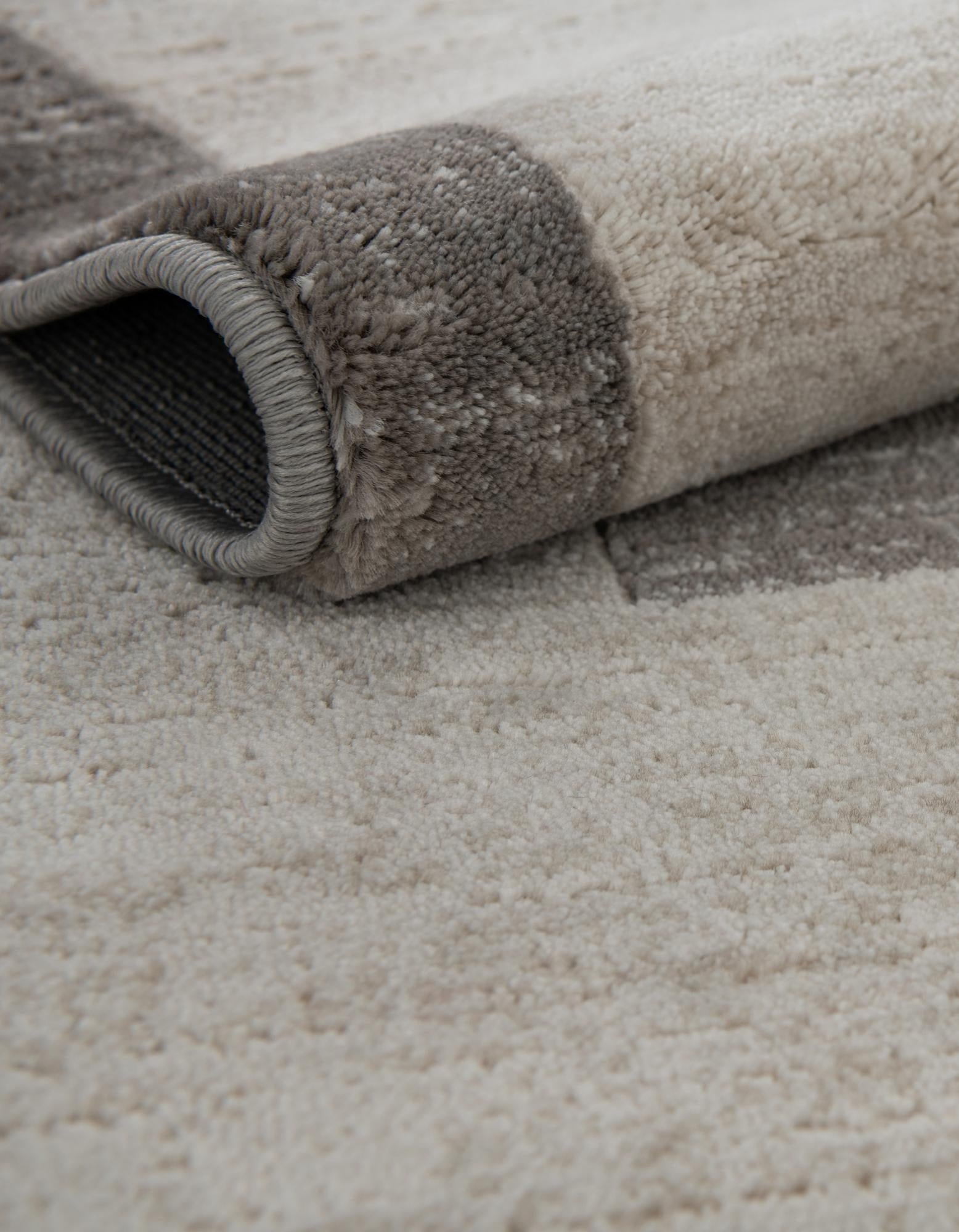 2' 7 x 8' Uptown Yorkville Runner Rug