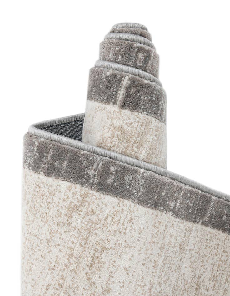 Detail image of 2' 2 x 6' Uptown Yorkville Runner Rug