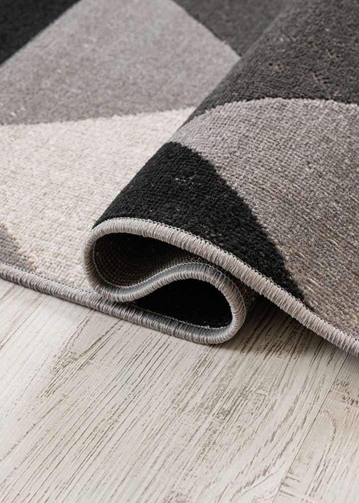 2' x 6' Valencia Runner Rug