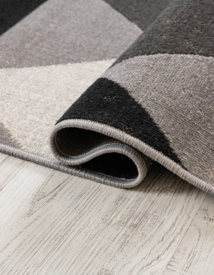 Detail image of 2' x 6' Valencia Runner Rug