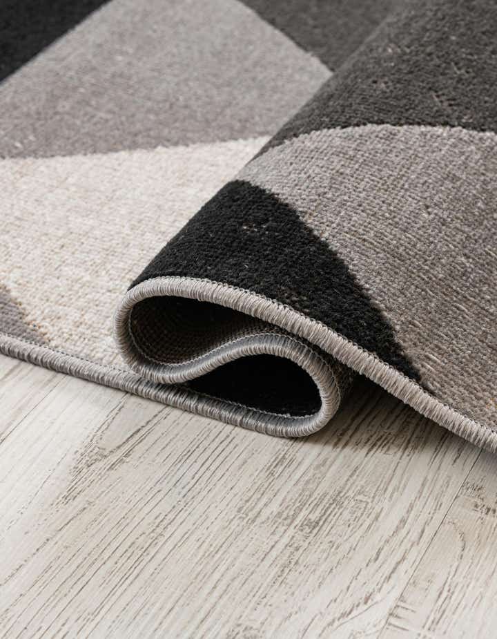 2' x 6' Valencia Runner Rug
