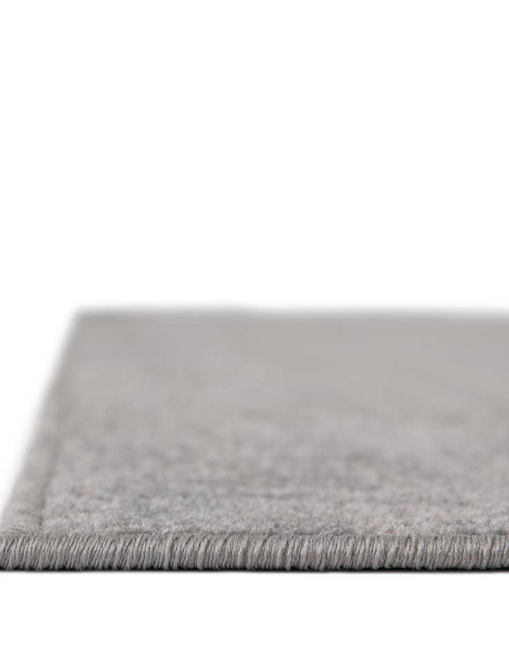 Detail image of 2' x 6' Valencia Runner Rug