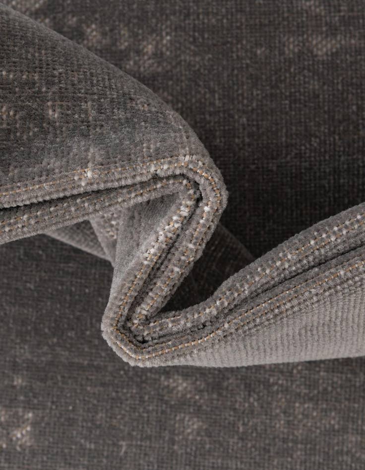 Detail image of 2' 7 x 10' Valencia Runner Rug