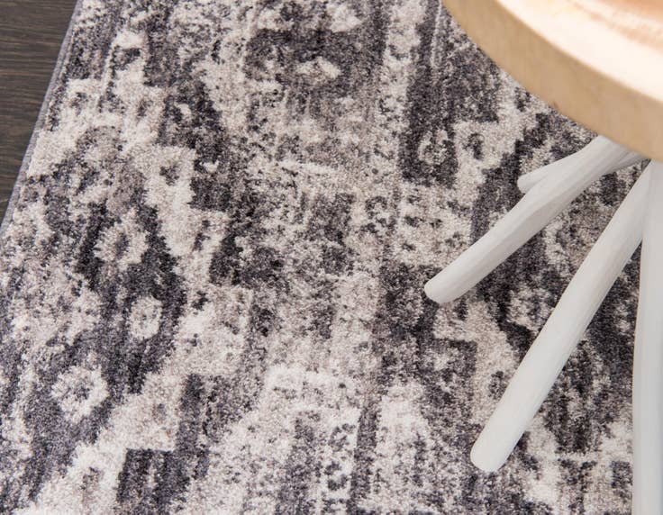 Detail image of 2' 7 x 8' 2 Vega Runner Rug
