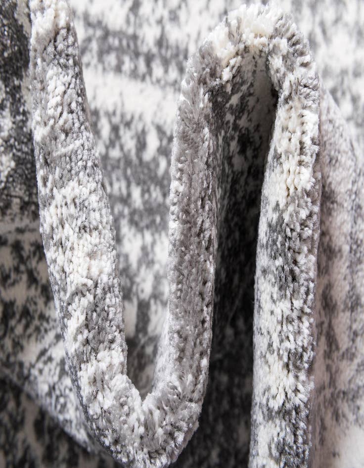 Detail image of 2' x 6' Veneto Runner Rug