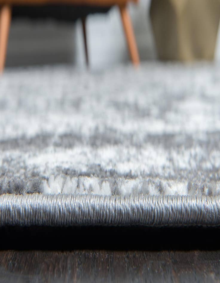 Detail image of 2' x 6' Veneto Runner Rug