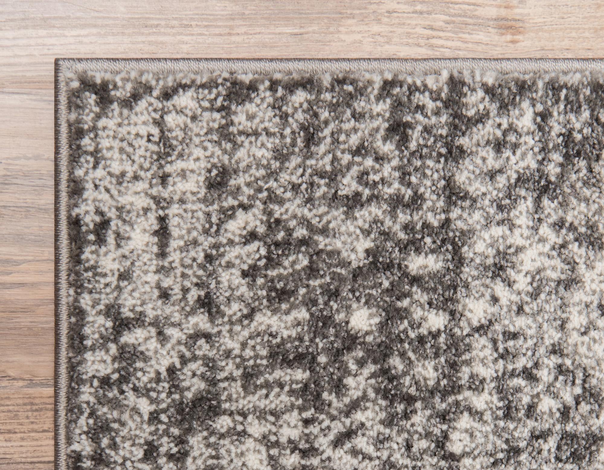 2' x 6' Venice Runner Rug