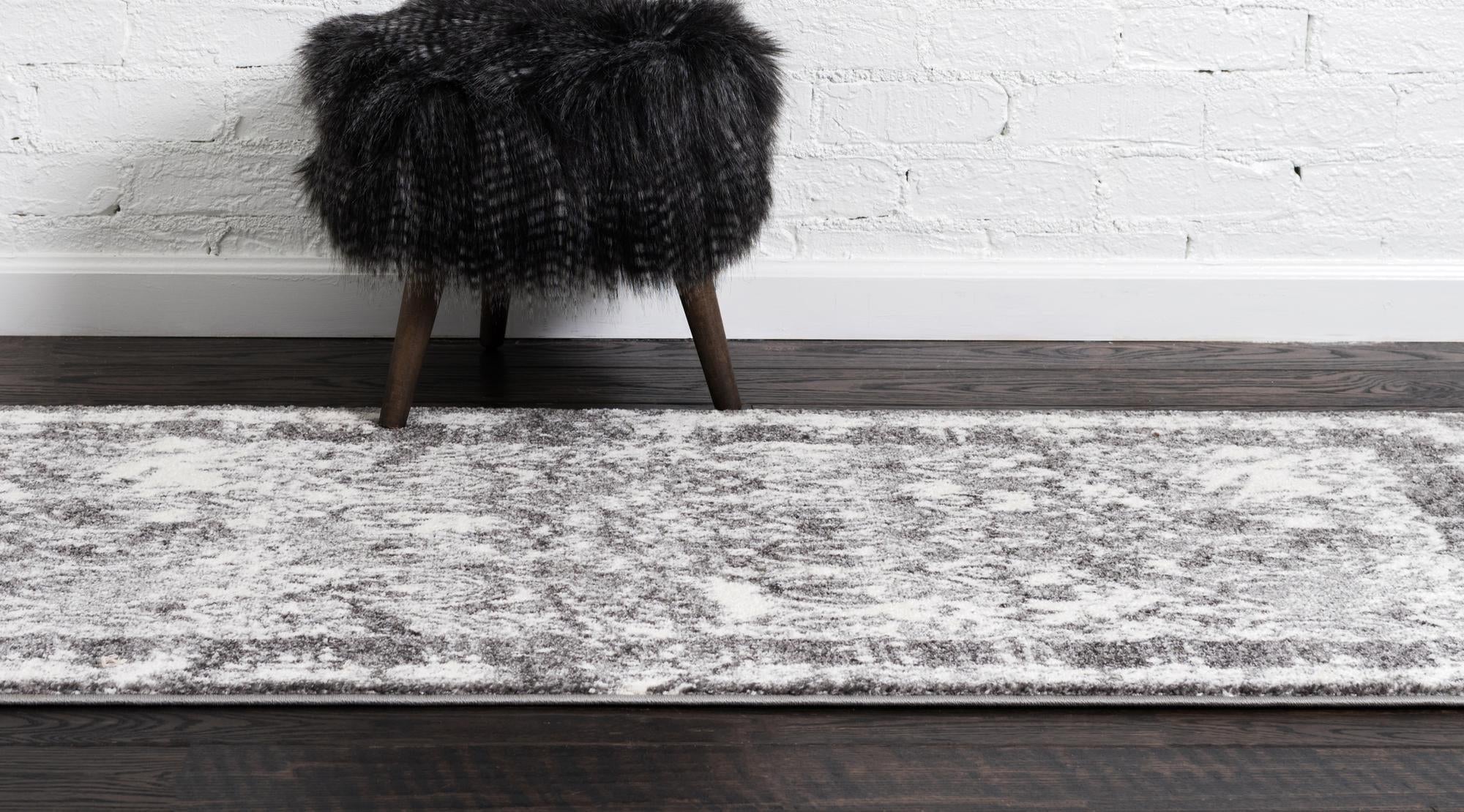2' 7 x 10' Venice Runner Rug