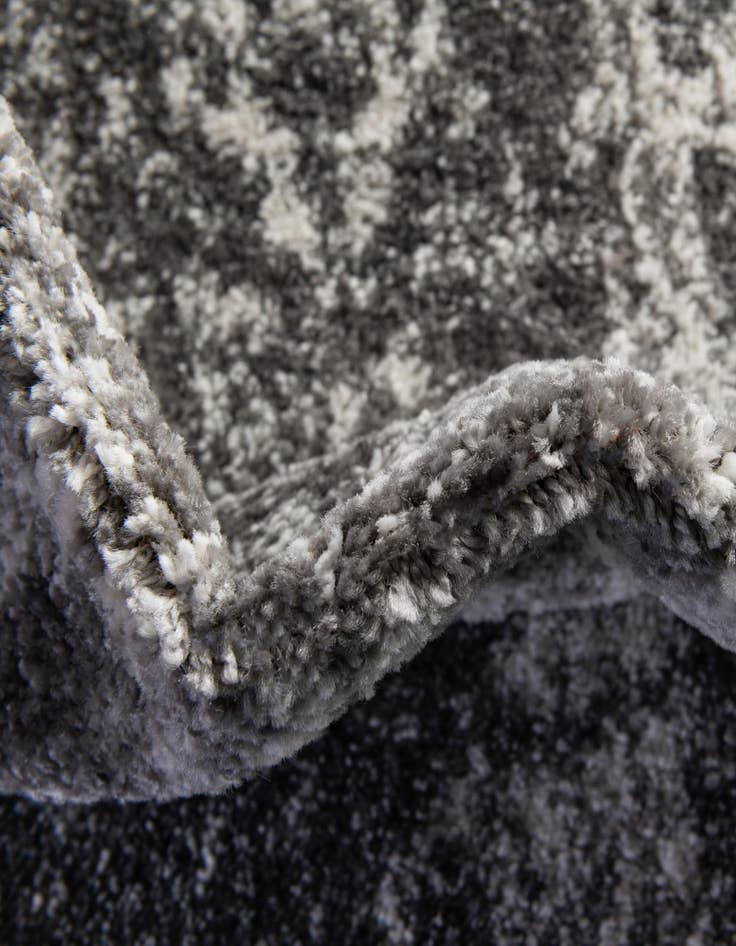 Detail image of 2' x 6' Venice Runner Rug