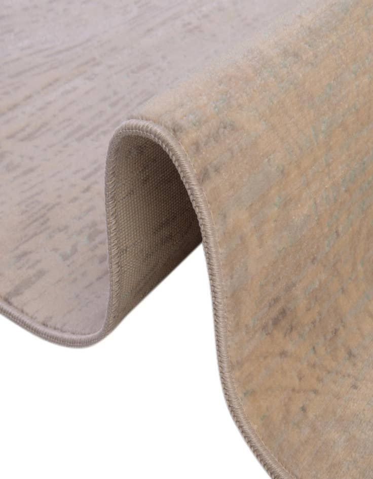 Detail image of 2' 7 x 10' Victoria Runner Rug