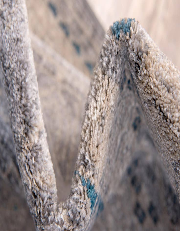 Detail image of 2' x 6' Vienna Runner Rug