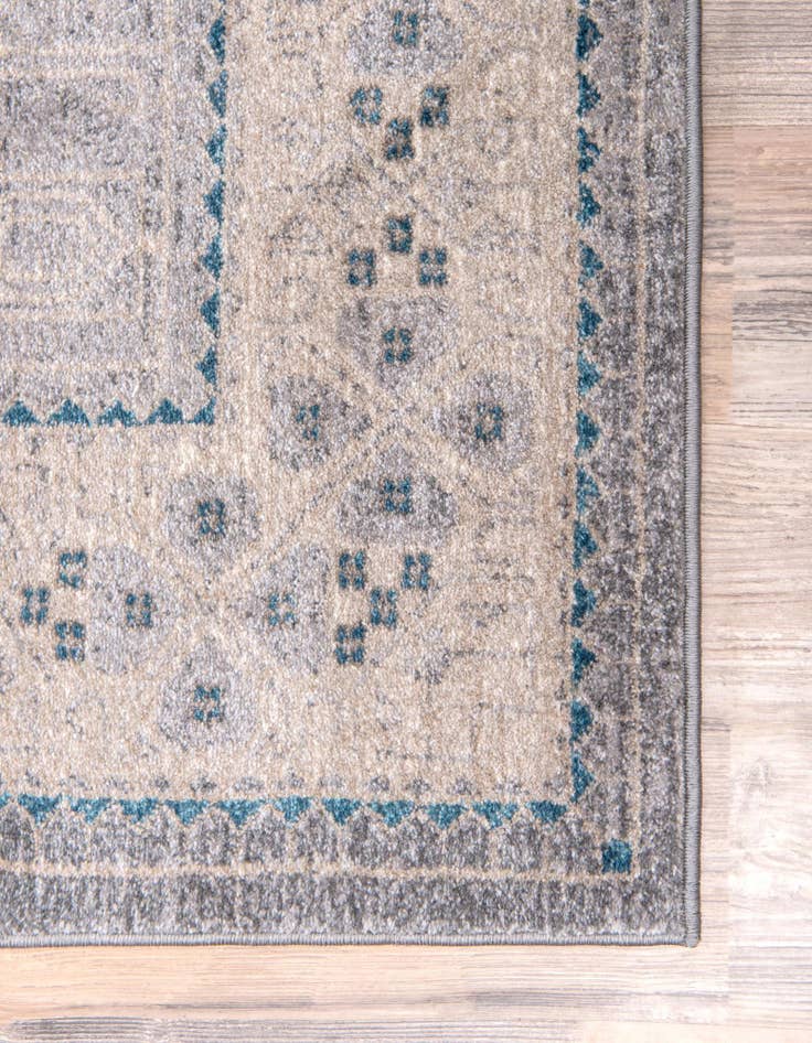 Detail image of 2' x 6' Vienna Runner Rug