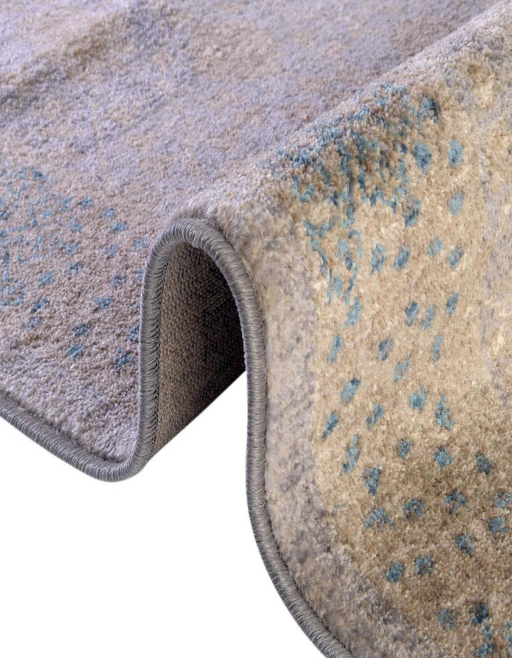 Detail image of 2' 7 x 10' Vienna Runner Rug