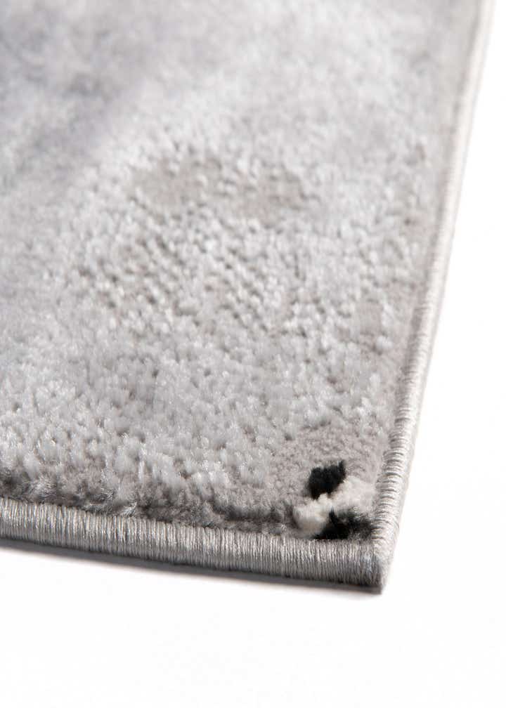 2' x 8' 8 Vince Camuto Runner Rug