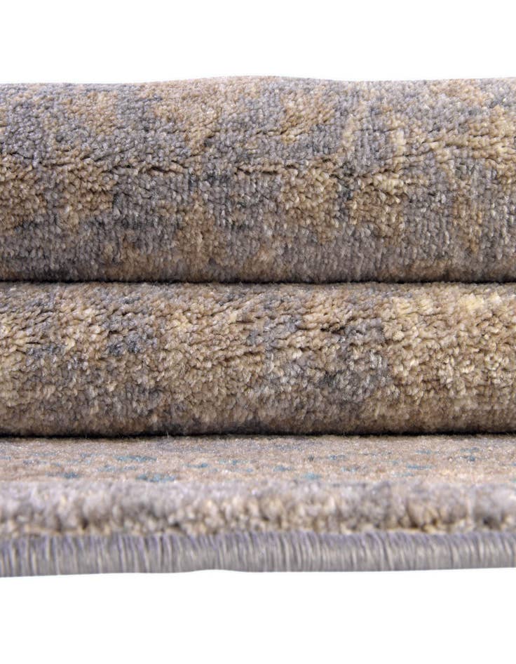 Detail image of 2' x 6' Viola Runner Rug