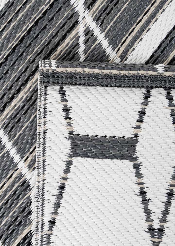 2' x 6' 2 Easy-Clean Vista Breeze Indoor / Outdoor Runner Rug