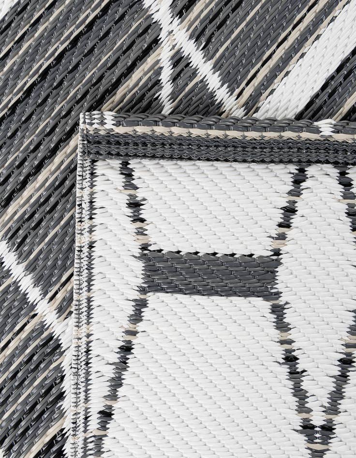 Detail image of 2' x 6' 2  Washable Vista Breeze Indoor / Outdoor Runner Rug