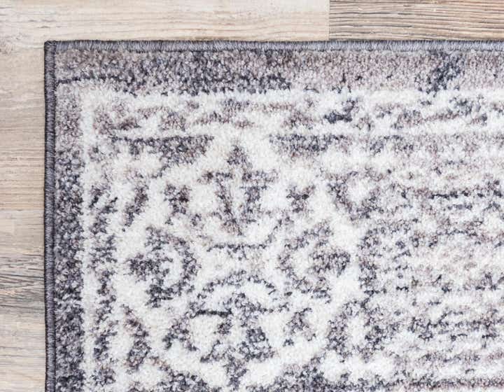 2' 7 x 8' 2 Williamsburg Runner Rug