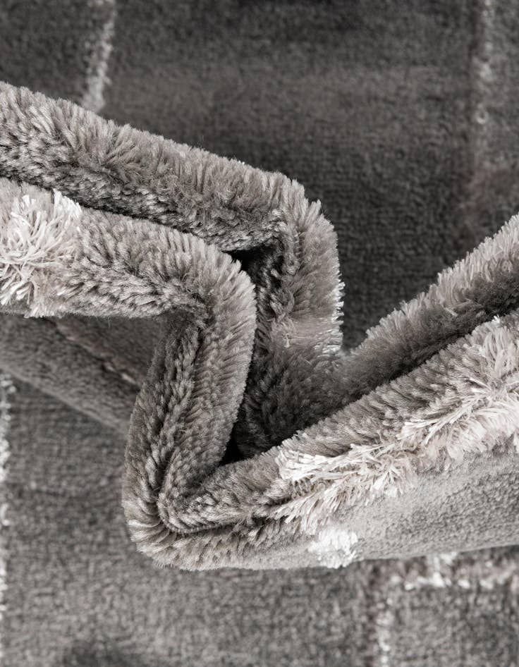 Detail image of 7' 10 x 10'  Marilyn Monroe™ Glam Deco Oval Rug