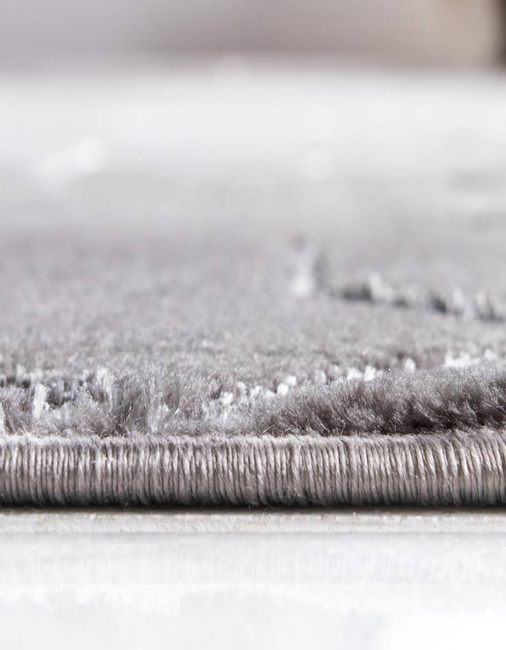 Detail image of 7' 10 x 10'  Marilyn Monroe™ Glam Trellis Oval Rug