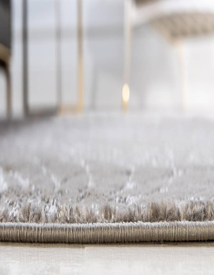 Detail image of 7' 10 x 10'  Marilyn Monroe&trade; Glam Dahlia Rug