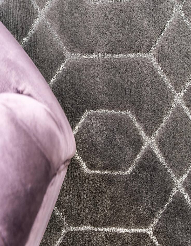 Detail image of 10' x 14' Marilyn Monroe™ Glam Trellis Rug