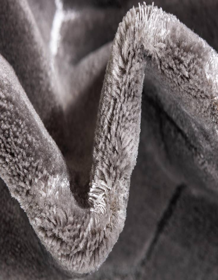 Detail image of 10' x 13'  Marilyn Monroe™ Glam Trellis Rug