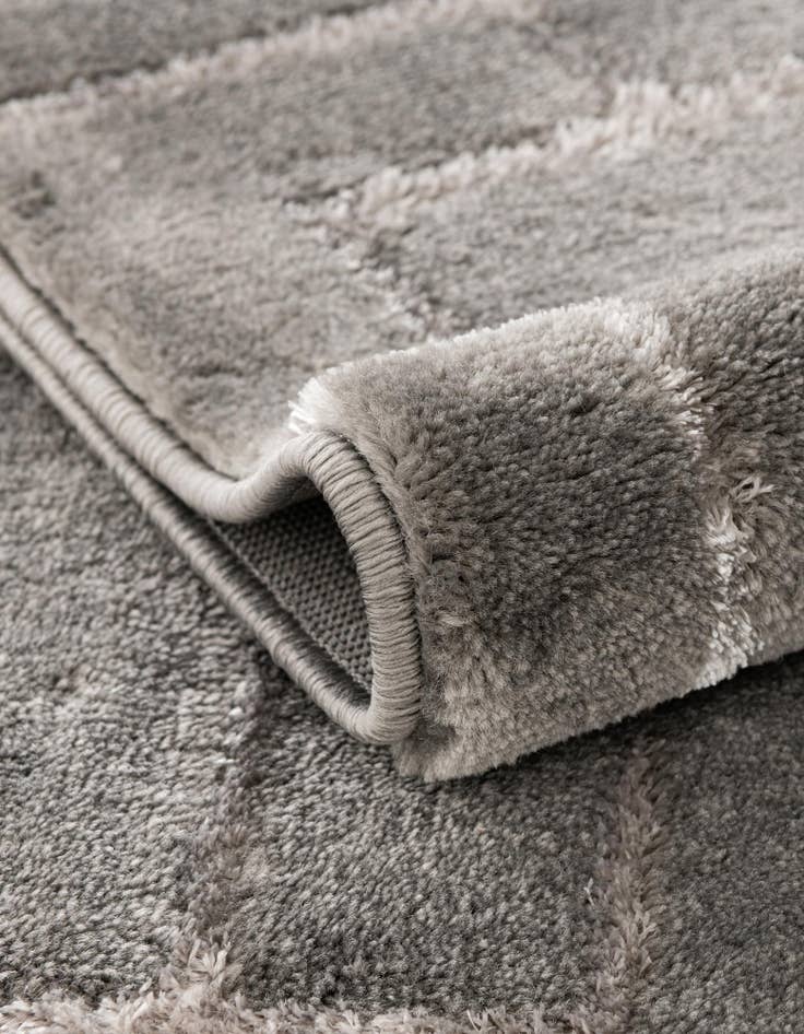 Detail image of 2' x 6'  Marilyn Monroe™ Glam Deco Runner Rug