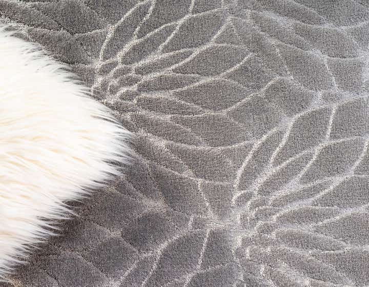 2' x 6' Marilyn Monroe™ Glam Dahlia Runner Rug
