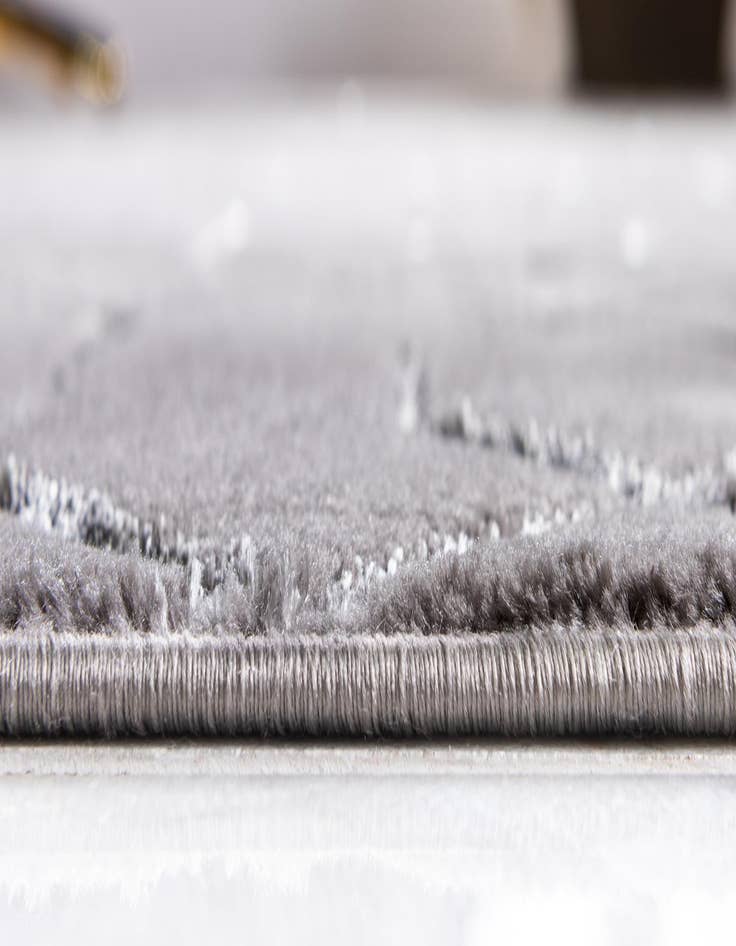 Detail image of 2' x 6'  Marilyn Monroe™ Glam Trellis Runner Rug