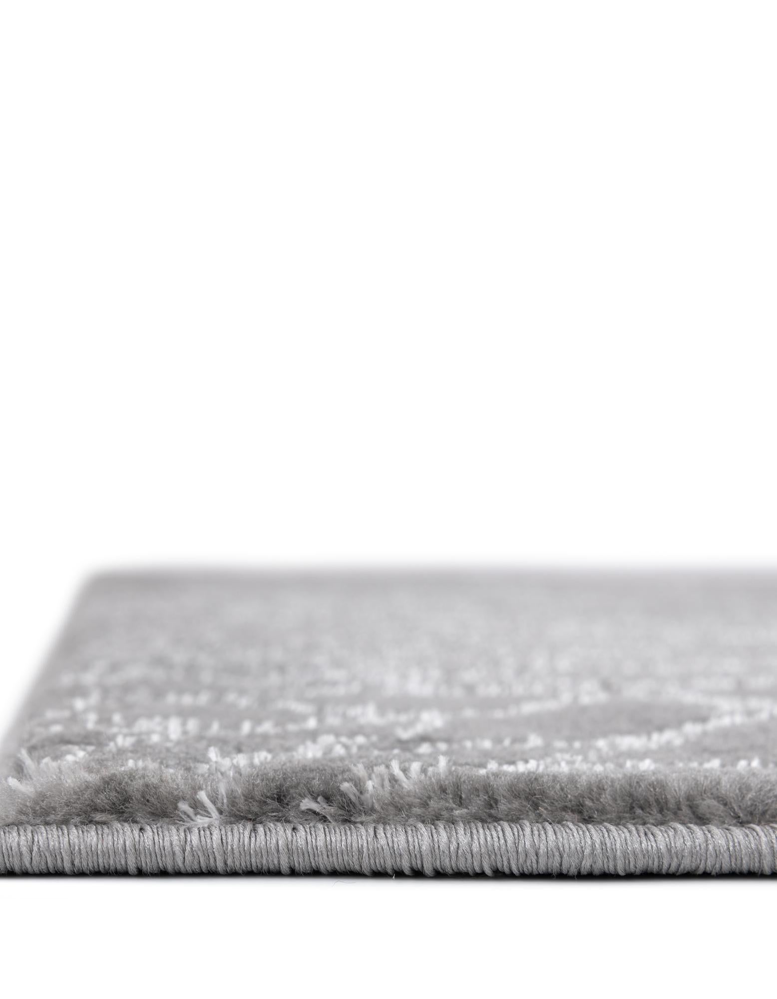 7' 10 x 7' 10 Marilyn Monroe™ Glam Dahlia Square Rug