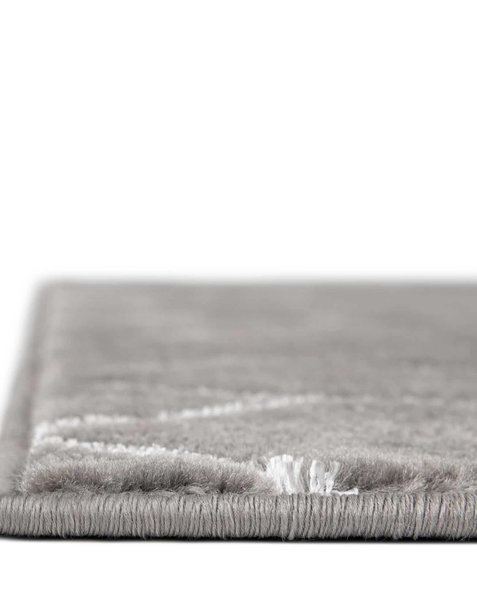 7' 10 x 7' 10 Marilyn Monroe™ Glam Trellis Square Rug