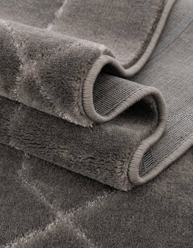 Detail image of 7' 10 x 7' 10  Marilyn Monroe&trade; Glam Trellis Square Rug