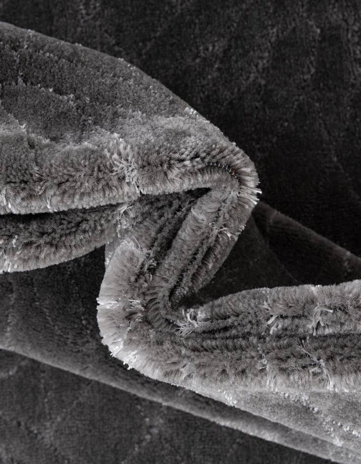 Detail image of 7' 10 x 7' 10 Marilyn Monroe™ Glam Dahlia Square Rug